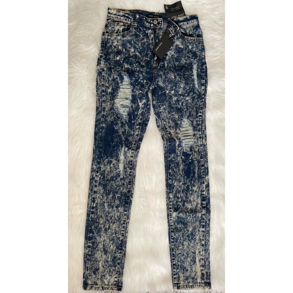Brand New with tag, Acid wash, destroyed, high skinny waisted jeans.